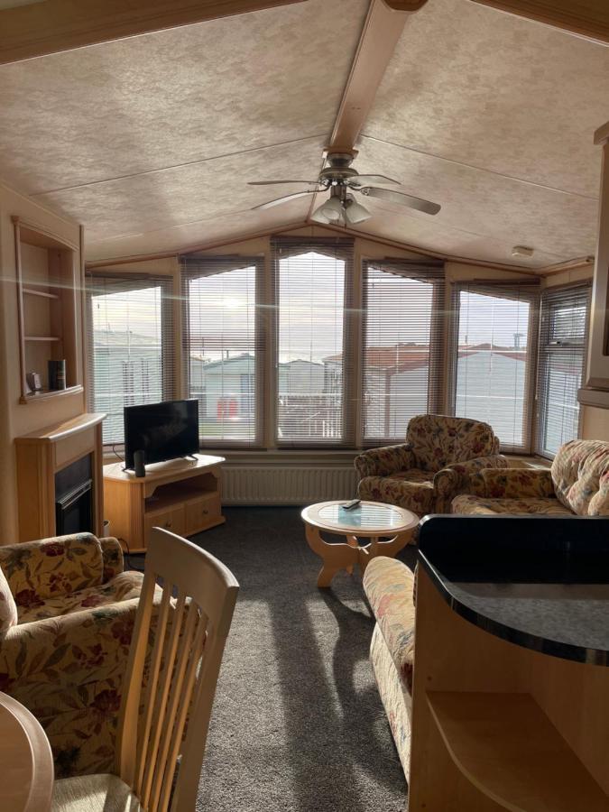ניוטון סטיוארט Immaculate 2-Bed Static Caravan At Monrieth מראה חיצוני תמונה