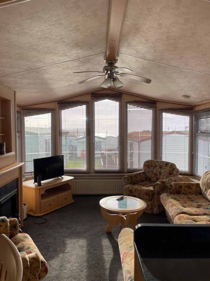 ניוטון סטיוארט Immaculate 2-Bed Static Caravan At Monrieth מראה חיצוני תמונה